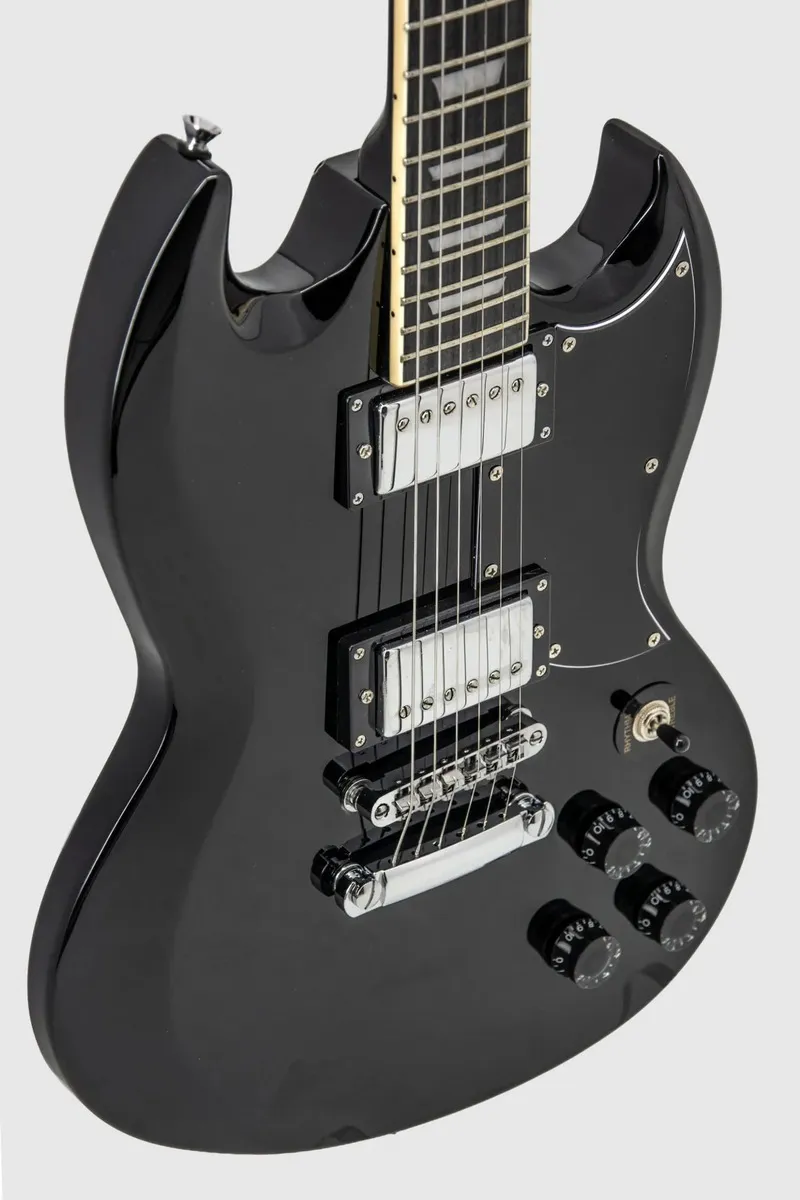 Strinberg GSS-400, close nos dois captadores humbucker e nos quatro knobs — foto 4 de 5