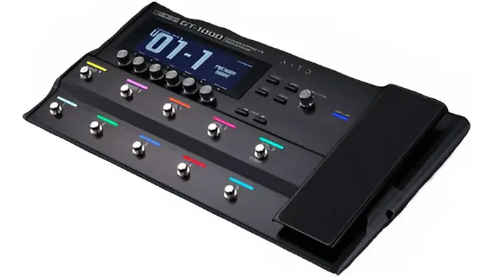 pedaleira Boss GT-1000 com tela colorida e footswitches — foto 1 de 3